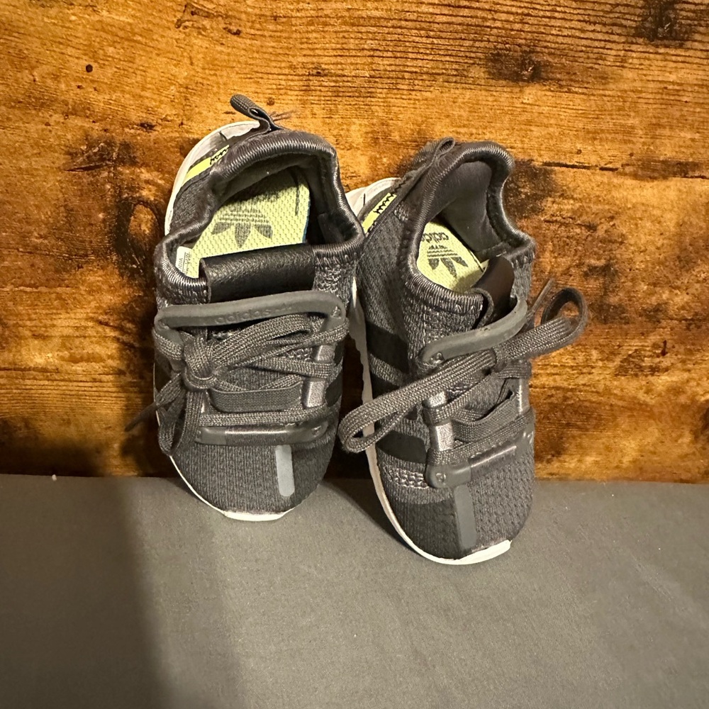 Adidas - Picture 3 of 4